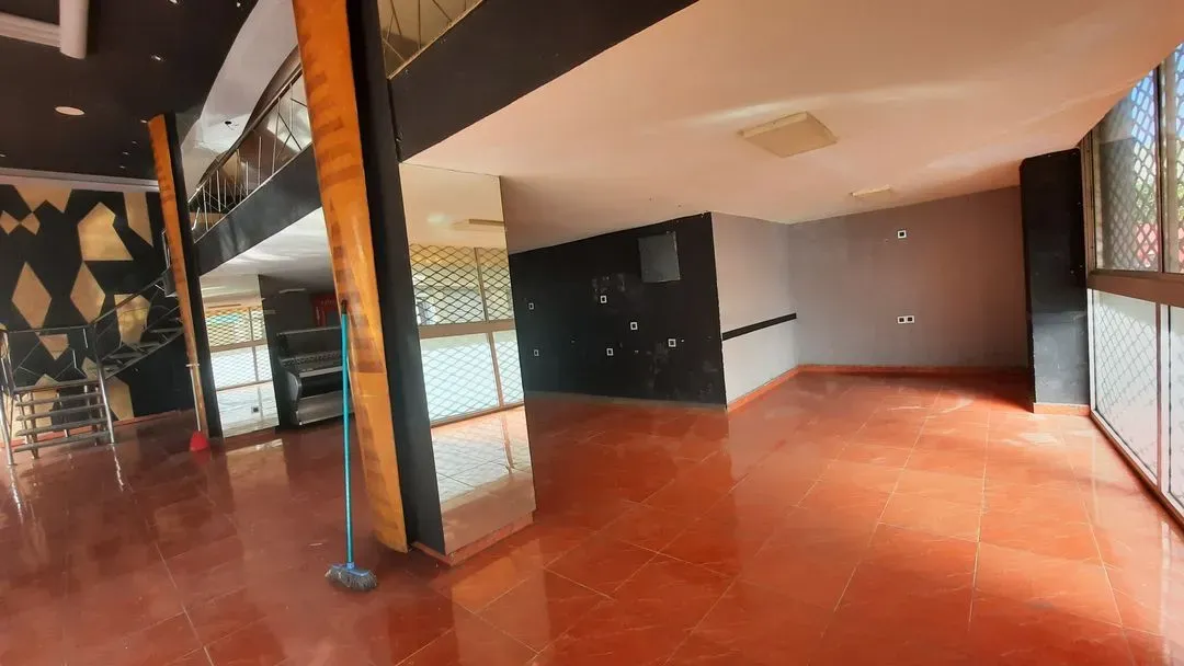 Commerce à louer 20 000 dh 230 m² - Administratif Tanger-Assilah | Agenz