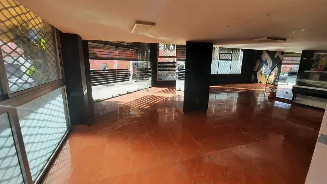 Commerce à louer 20 000 dh 230 m² - Administratif Tanger-Assilah | Agenz