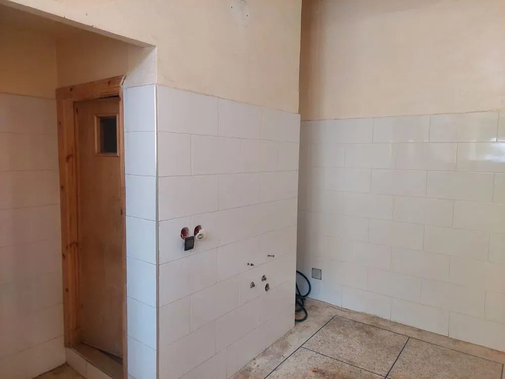 Commerce à louer 17 000 dh 240 m² - Hay Mansour Casablanca