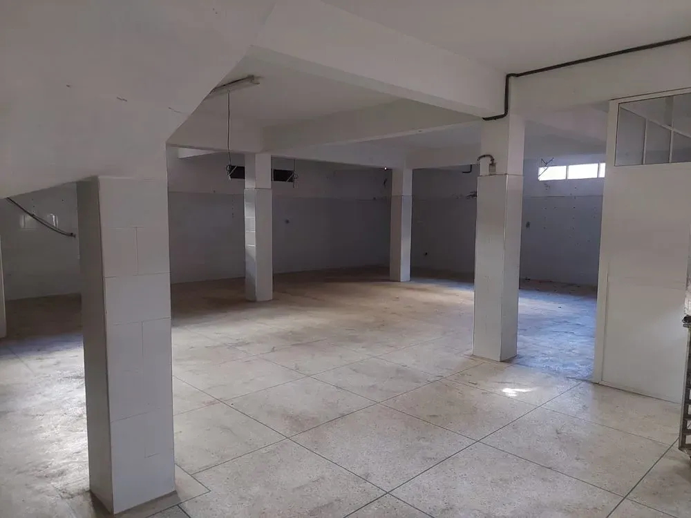 Commerce à louer 17 000 dh 240 m² - Hay Mansour Casablanca