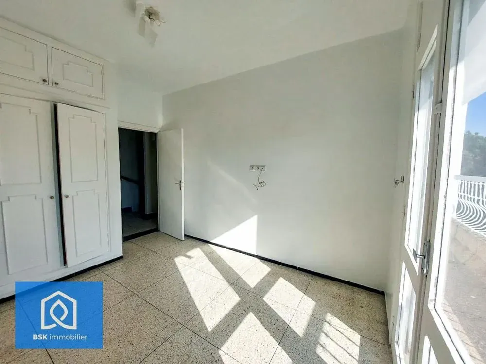 Maison à louer 17 000 dh 250 m² avec 3 chambres - CIL Casablanca | Agenz