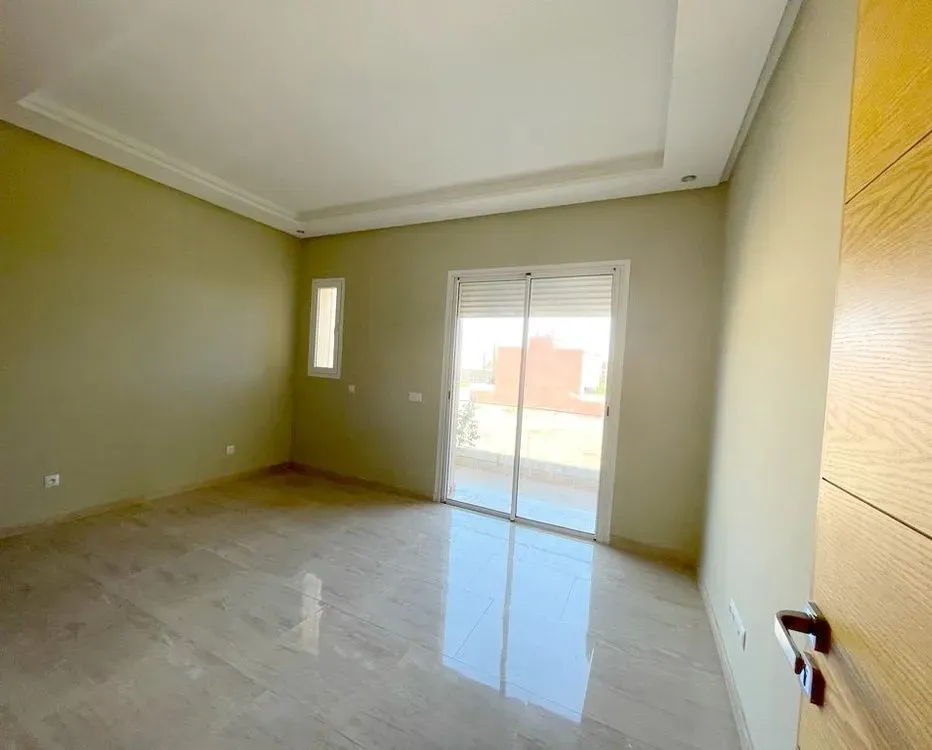 Villa à vendre 4 700 000 dh 440 m², 5 chambres - Masmoudi Marrakech