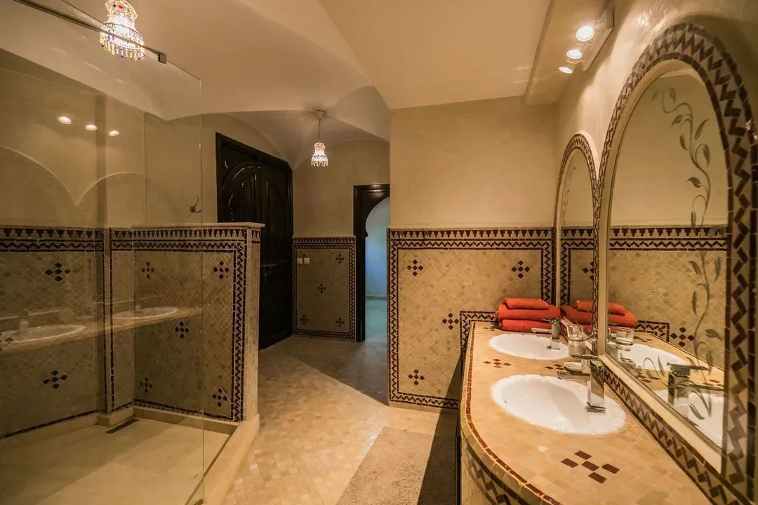 Villa à vendre 5 400 000 dh 2 500 m², 7 chambres - Guéliz Marrakech