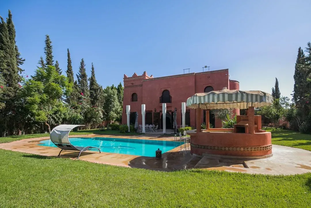Villa à vendre 5 400 000 dh 2 500 m², 7 chambres - Guéliz Marrakech