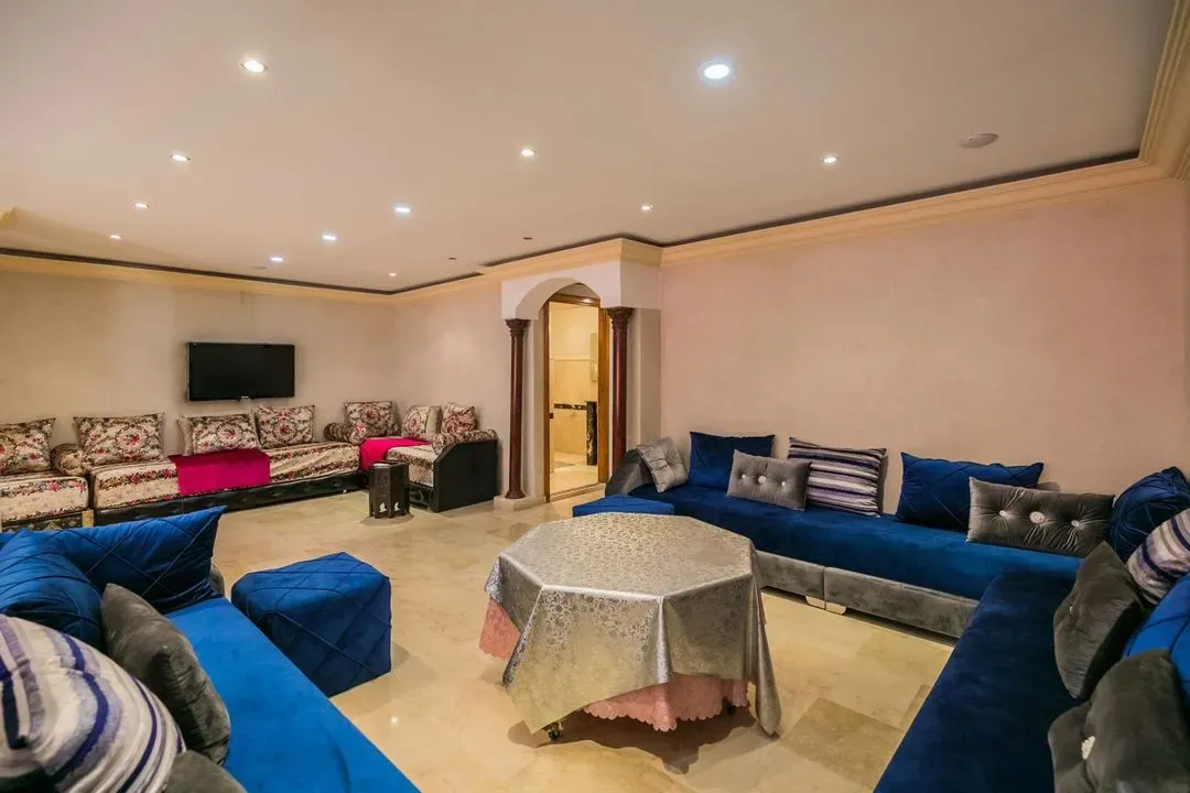 Villa à vendre 5 400 000 dh 2 500 m², 7 chambres - Guéliz Marrakech