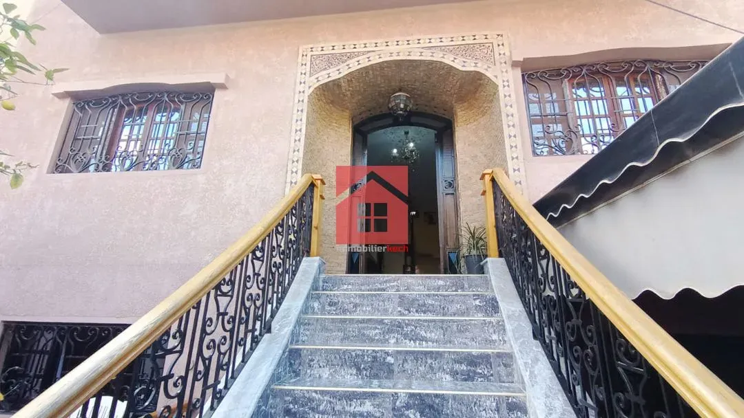 Villa à vendre 2 600 000 dh 200 m² avec 6 chambres - Hay Inara Marrakech