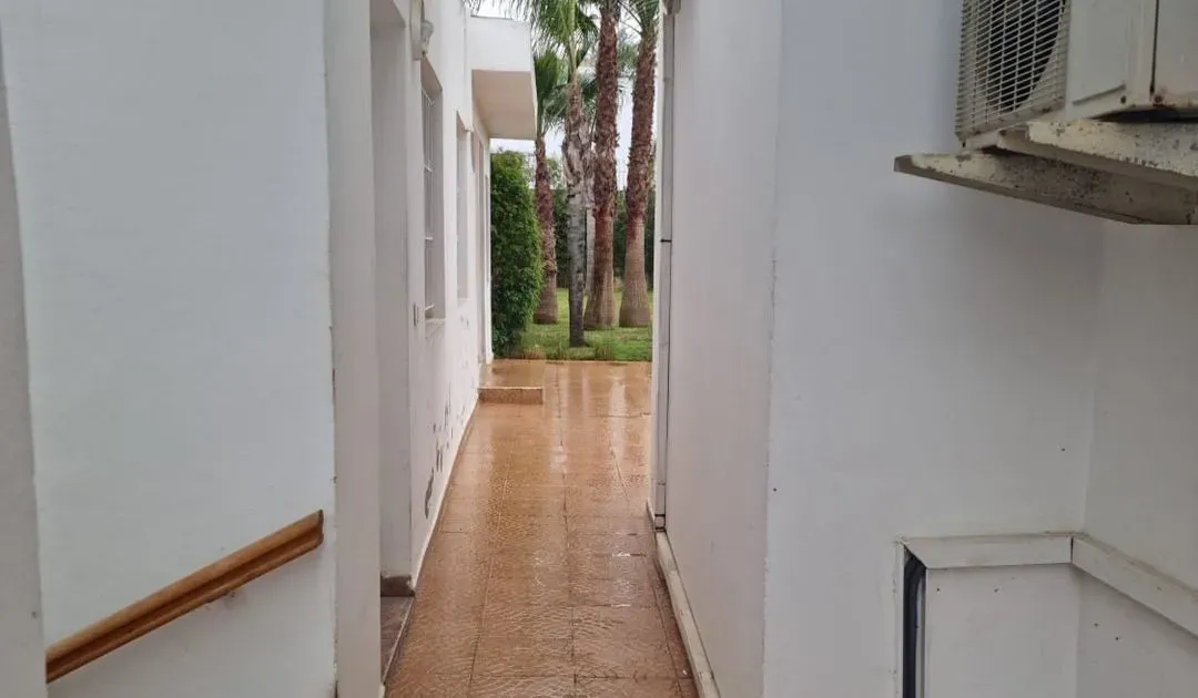 Bureau à louer 80 000 dh 2 000 m² - Souissi Rabat