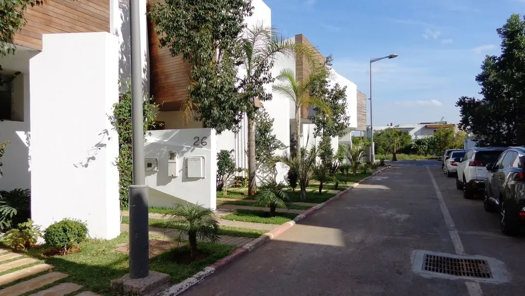 Villa à vendre 4 600 000 dh 250 m² avec 3 chambres - Ville Verte 