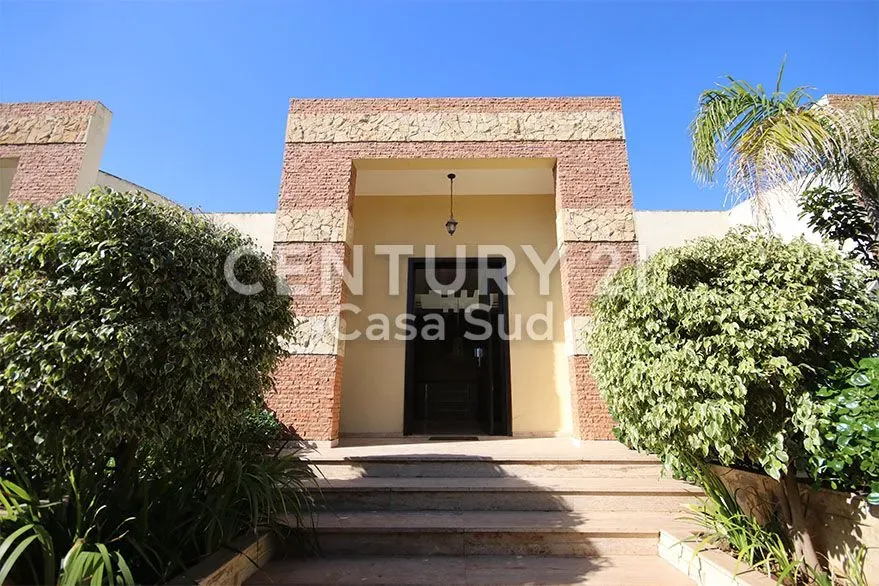 Villa for Sale 6 700 000 dh 685 sqm, 4 rooms - Nassim II Casablanca