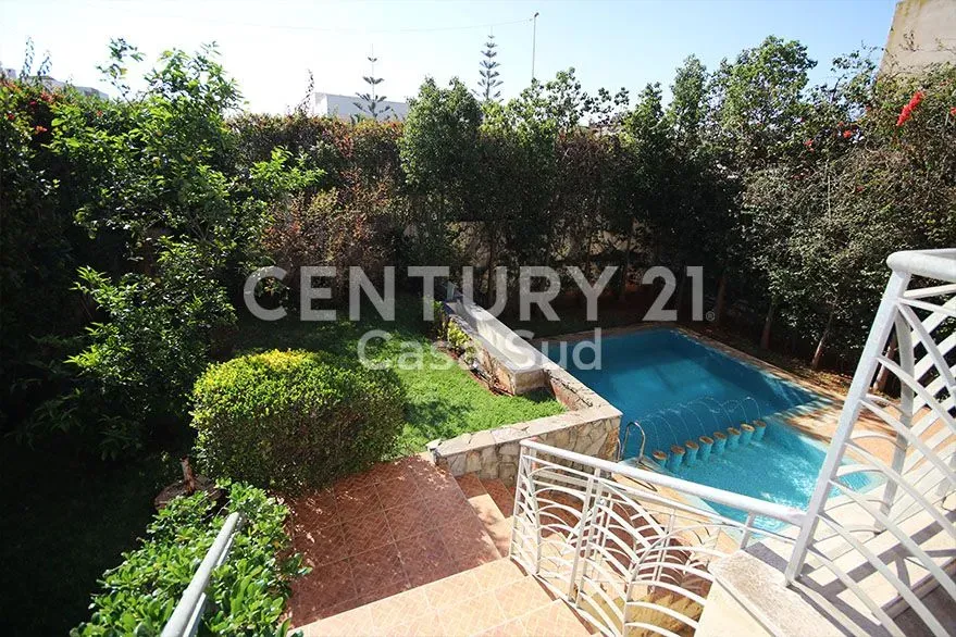 Villa à vendre 6 700 000 dh 685 m², 4 chambres - Nassim II Casablanca