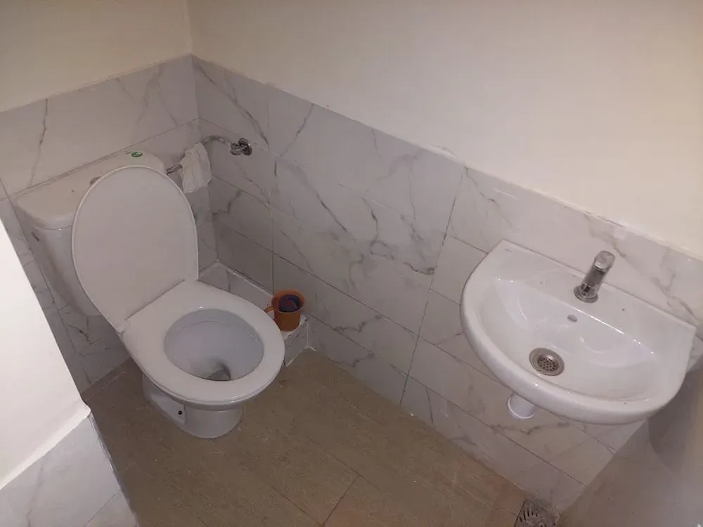 Commerce à louer 4 000 dh 40 m² - Hay Mansour Casablanca