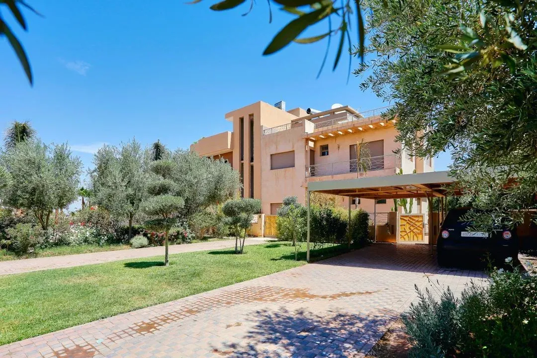 Villa à vendre 5 600 000 dh 420 m² avec 5 chambres - Tassoultante Marrakech