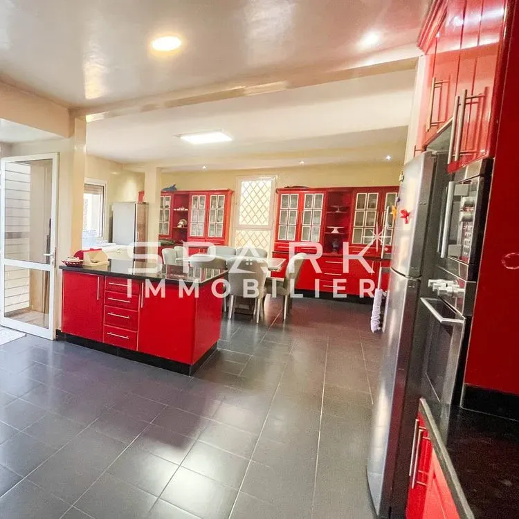 Villa à vendre 8 500 000 dh 832 m² avec 5 chambres - Hay Salam Agadir-Ida -Ou-Tanane | Agenz