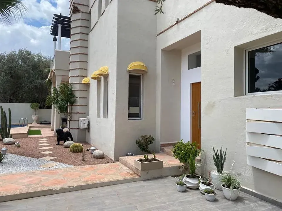 Villa à vendre 4 500 000 dh 430 m², 5 chambres - Masmoudi Marrakech