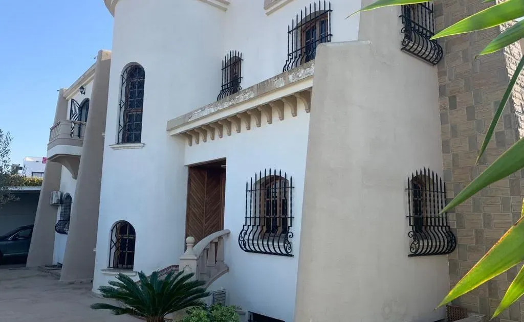 Villa à vendre 7 500 000 dh 700 m², 5 chambres - Lissasfa Casablanca