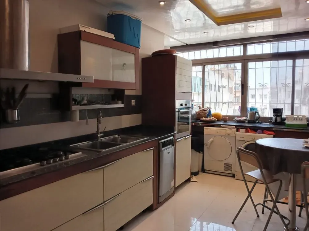 Appartement à vendre 2 250 000 dh 200 m² avec 3 chambres - Ain Chock Casablanca | Agenz