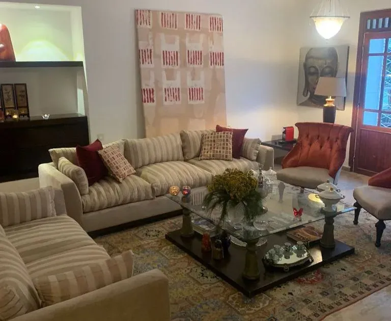 Villa à louer 000 40 dh 000 2 m², 5 chambres - Souissi Rabat