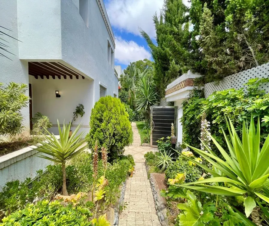 Villa à louer 45 000 dh 800 m², 5 chambres - Californie Casablanca