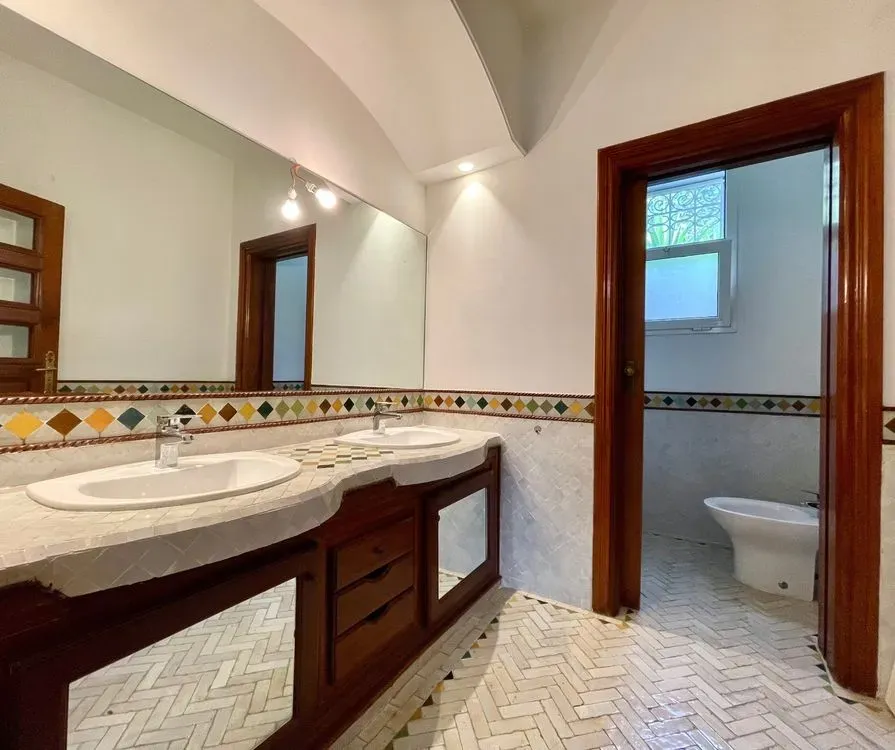 Villa à louer 45 000 dh 800 m², 5 chambres - Californie Casablanca