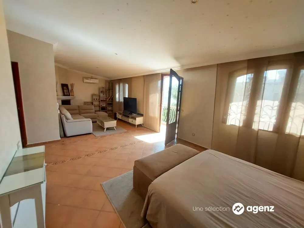 Villa à vendre 4 700 000 dh 257 m² avec 3 chambres - Sidi Maarouf Casablanca