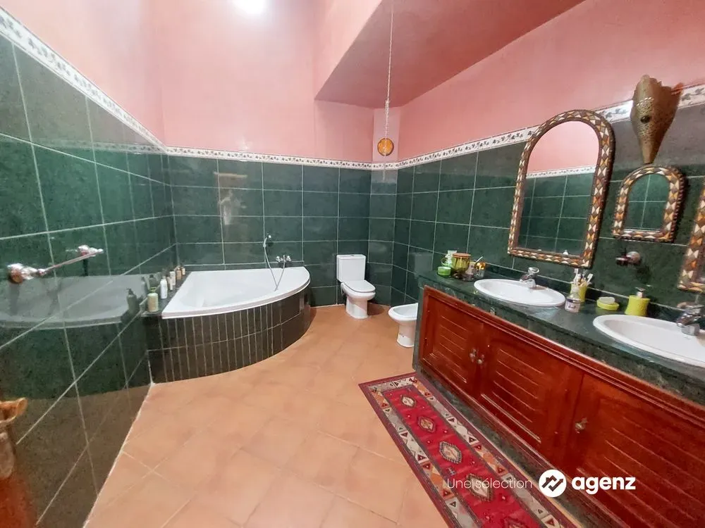 Villa à vendre 4 700 000 dh 257 m² avec 3 chambres - Sidi Maarouf Casablanca