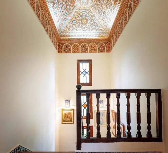 Villa for Sale 14 000 000 dh 2 100 sqm, 5 rooms - Hay Inara Marrakech