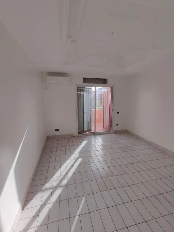 Appartement à vendre 1 800 000 dh 216 m² avec 4 chambres - Guéliz Marrakech | Agenz