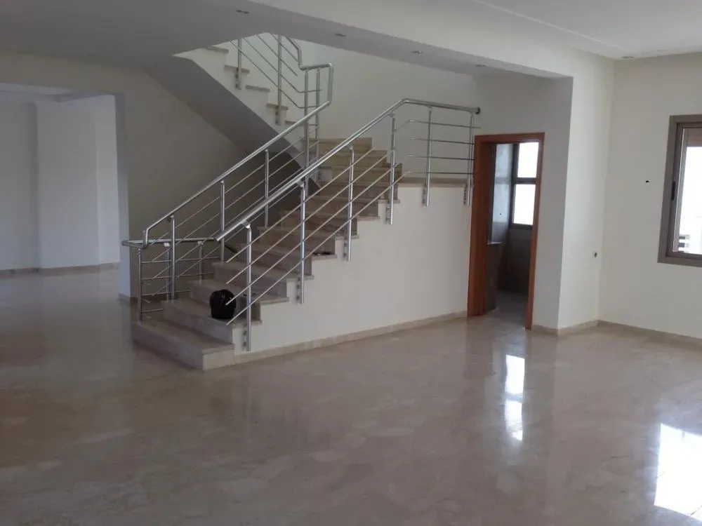 Villa à louer 17 000 dh 450 m² avec 5 chambres - Founti Agadir-Ida -Ou-Tanane | Agenz