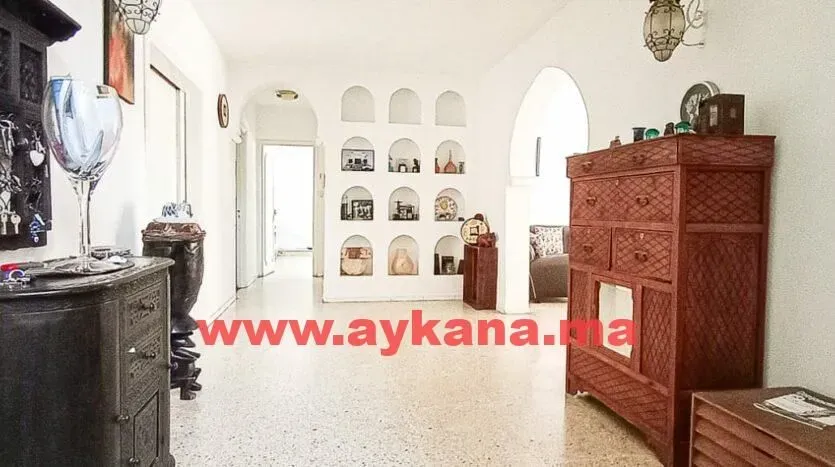 Villa à louer 30 000 dh 1 000 m² avec 4 chambres - Riyad Rabat | Agenz