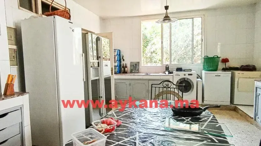 Villa à louer 30 000 dh 1 000 m² avec 4 chambres - Riyad Rabat | Agenz