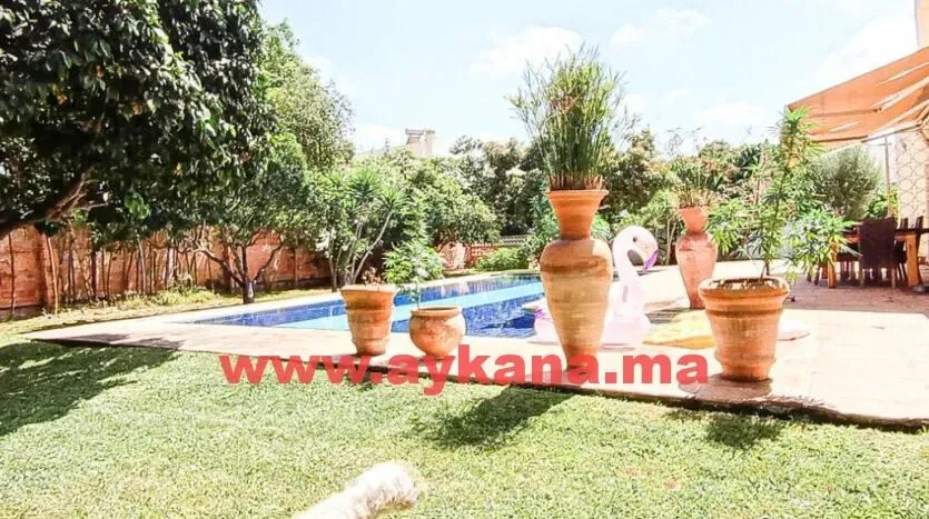 Villa à louer 30 000 dh 1 000 m² avec 4 chambres - Riyad Rabat | Agenz