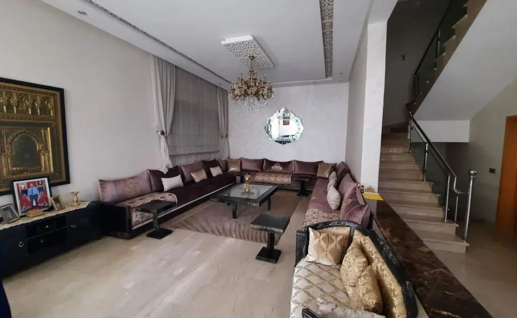 Villa for Sale 4 950 000 dh 432 sqm, 6 rooms - Bouskoura Ville 