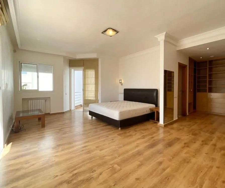 Villa à louer 45 000 dh 560 m² avec 4 chambres - Ain Diab Casablanca | Agenz