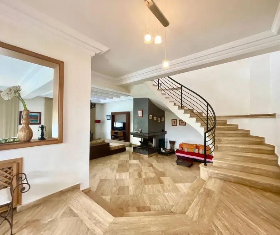 Villa à louer 45 000 dh 560 m² avec 4 chambres - Ain Diab Casablanca | Agenz