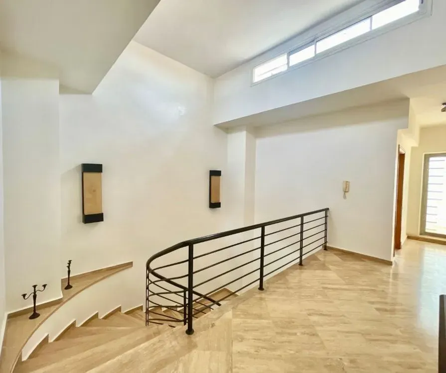 Villa à louer 45 000 dh 560 m² avec 4 chambres - Ain Diab Casablanca | Agenz