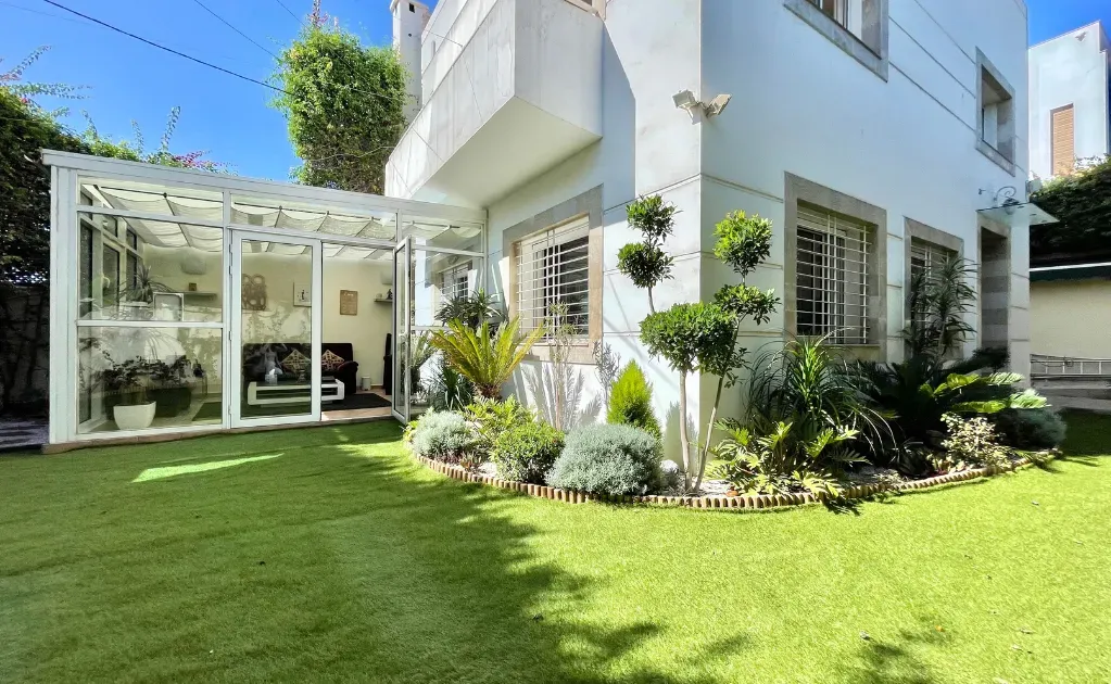 Villa à louer 19 900 dh 250 m², 3 chambres - Hay Hassani Casablanca
