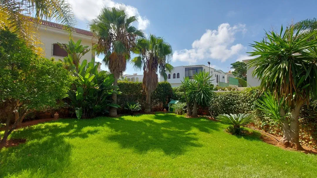 Villa à vendre 9 000 000 dh 400 m², 4 chambres - Sidi Maarouf Casablanca