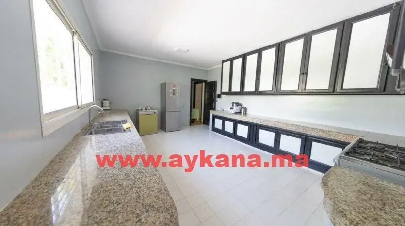 Villa à louer 55 000 dh 400 m² avec 6 chambres - Souissi Rabat | Agenz