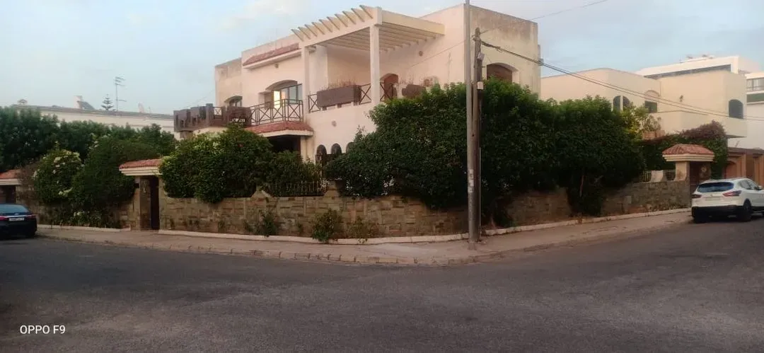 Villa à vendre 11 264 000 dh 750 m² avec 4 chambres - CIL Casablanca | Agenz