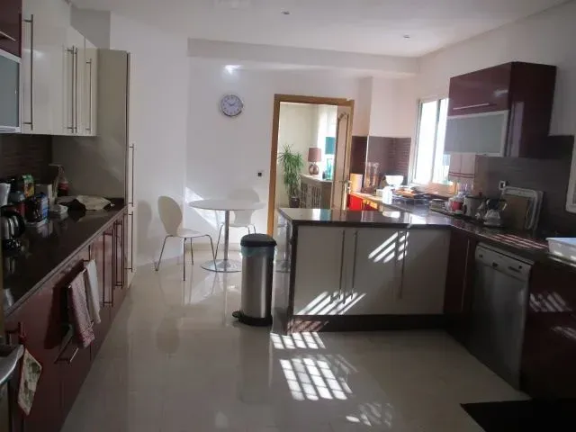 Villa à louer 30 000 dh 746 m² avec 5 chambres - Dar Bouazza Nouaceur | Agenz