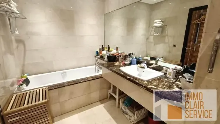 Appartement à vendre 4 100 000 dh 219 m², 3 chambres - Bouskoura Ville 