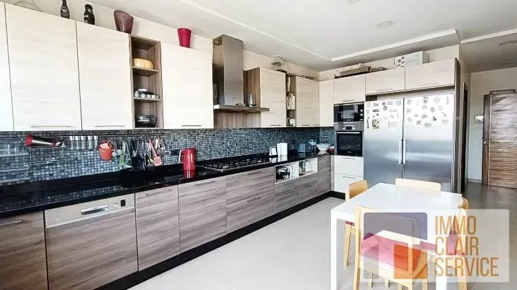 Appartement à vendre 4 100 000 dh 219 m², 3 chambres - Bouskoura Ville 