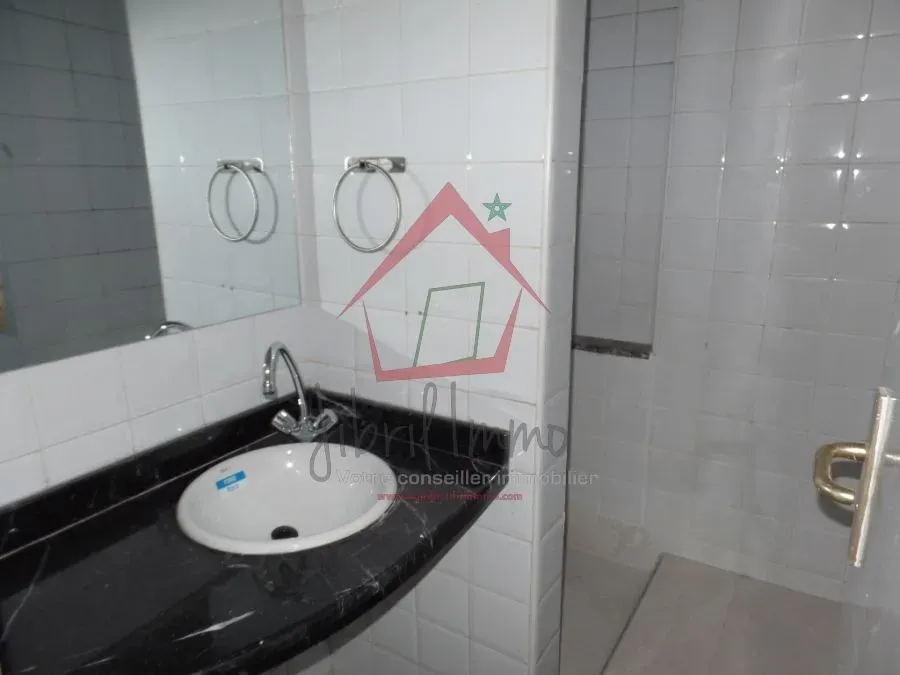 Appartement à louer 5 500 dh 100 m² avec 3 chambres - Taddart Agadir