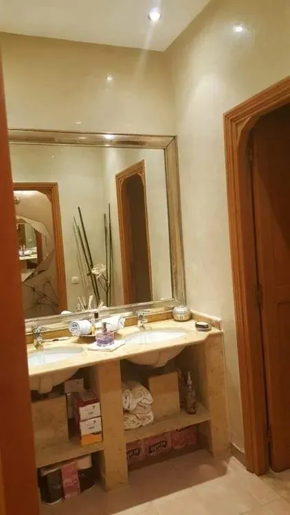 Villa à vendre 4 100 000 dh 300 m², 3 chambres - Masmoudi Marrakech