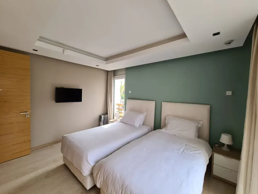 Villa à louer 45 000 dh 350 m², 4 chambres - Bouskoura Ville 