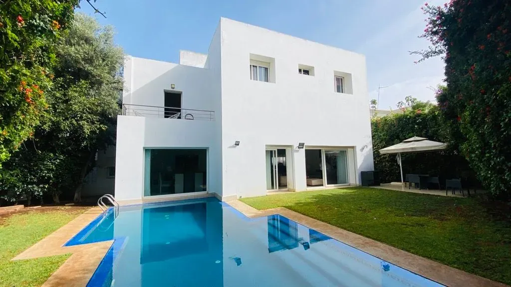 Villa for Sale 18 500 000 dh 750 sqm, 6 rooms - Anfa Casablanca
