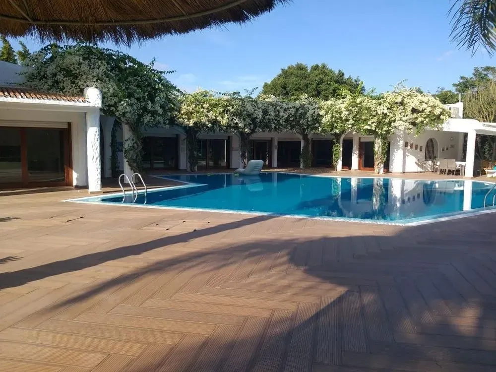 Villa à louer 60 000 dh 10 000 m², 6 chambres - Bouskoura Ville 