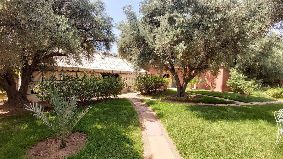 Villa vendu 5 760 m², 7 chambres - Route de Fès Marrakech