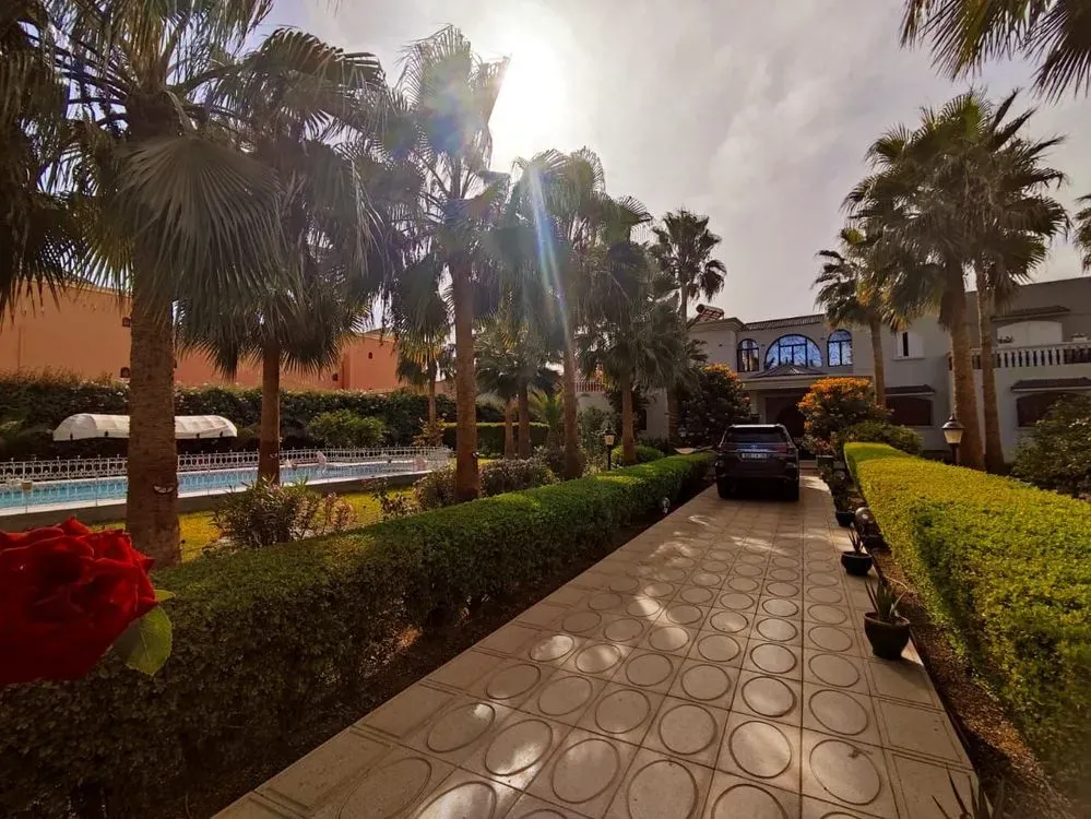Villa à vendre 17 000 000 dh 4 250 m², 9 chambres - Masmoudi Marrakech