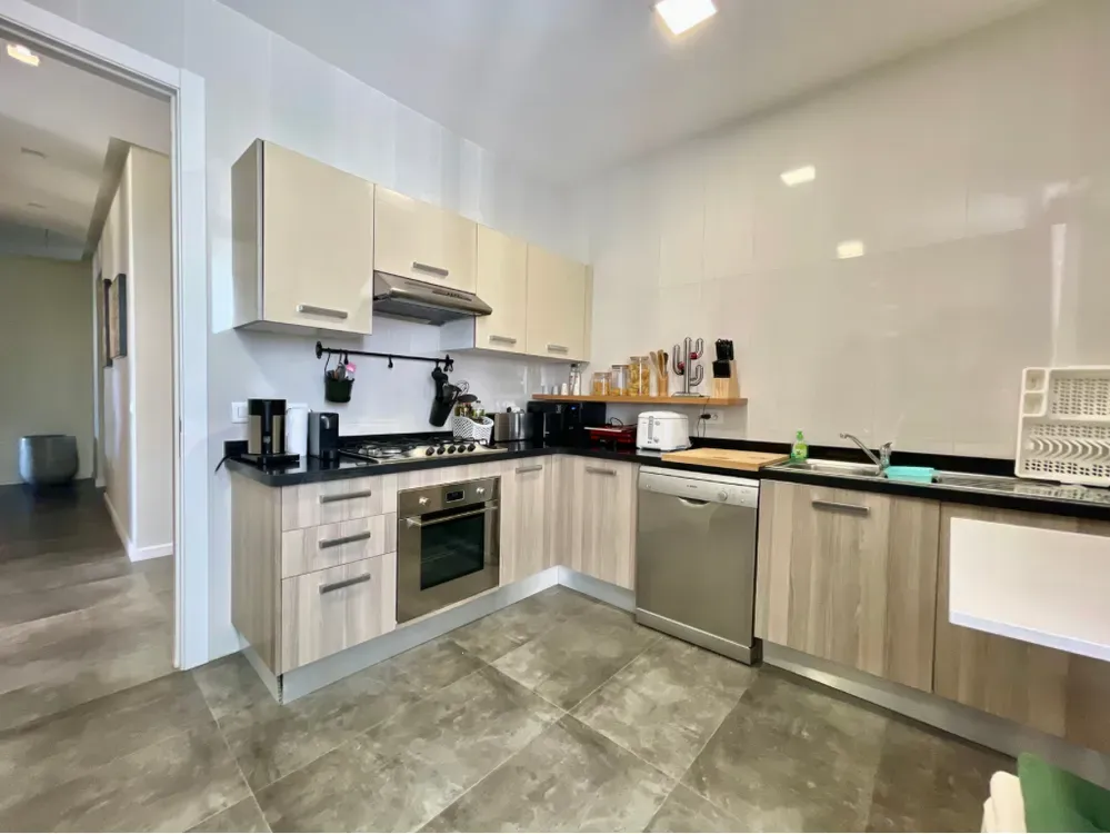 Appartement à louer 16 900 dh 180 m² avec 3 chambres - Dar Bouazza Nouaceur | Agenz